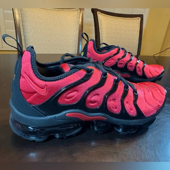New Nike Air VaporMax University Red Black Sneakers Shoes Size US 11.5 - Picture 4 of 11